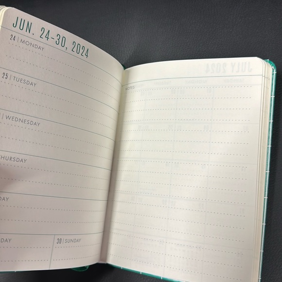 Brand new Paper Source 2024 Planner - Picture 7 of 8